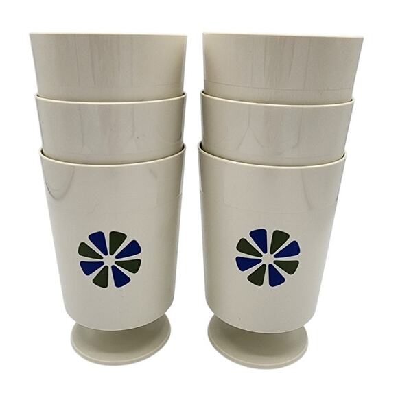 Retro Mid-Century Blue Green Daisy Flower Footed Plastic Cups by David Douglas - Picture 1 of 10
